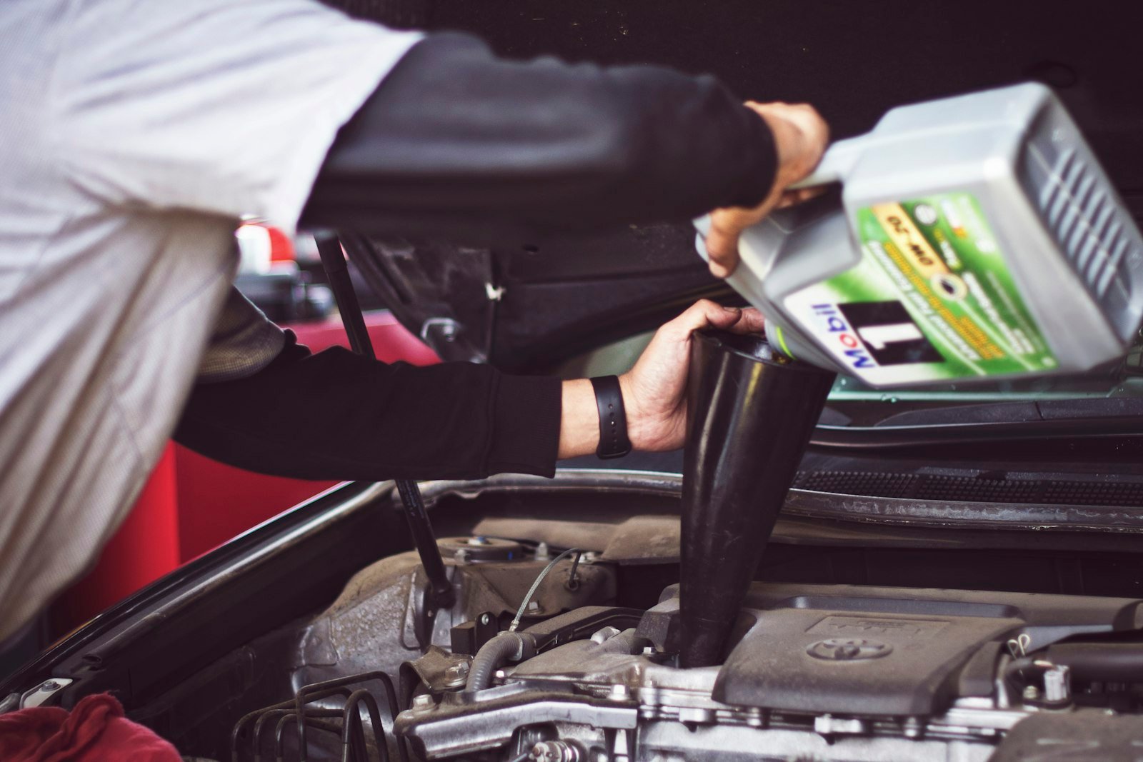 Auto Repair & Dealers